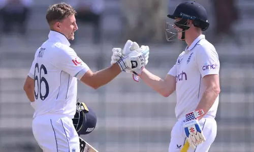 പാകിസ്താന് രക്ഷയില്ല; ഇരട്ട സെഞ്ച്വറികളുമായി നിലയുറപ്പിച്ച് ജോ റൂട്ടും ഹാരി ബ്രൂക്കും