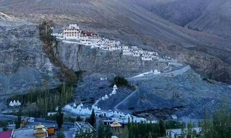 ബുദ്ധവിഹാരങ്ങളിലെ   ജീവിതചക്രങ്ങള്‍