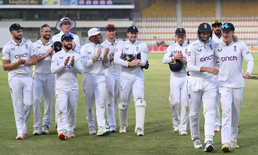 പാകിസ്താന് ചരിത്ര നാണക്കേട്; ഒന്നാം ഇന്നിങ്സിൽ 500 റൺസടിച്ചിട്ടും ഇന്നിങ്സിന് തോൽക്കുന്ന ആദ്യ ടീം