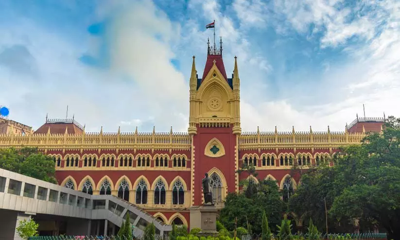 ഡോക്ടർമാർക്ക് ഐക്യദാർഢ്യം പ്രഖ്യാപിച്ച് ദുർഗാപൂജ പന്തലിന് പുറത്ത് പ്രതിഷേധിച്ച 9 യുവാക്കൾക്ക് ഇടക്കാല ജാമ്യം ഡോക്ടർമാർക്ക് ഐക്യദാർഢ്യം പ്രഖ്യാപിച്ച് ദുർഗാപൂജ പന്തലിന് പുറത്ത് പ്രതിഷേധിച്ച 9 യുവാക്കൾക്ക് ഇടക്കാല ജാമ്യം