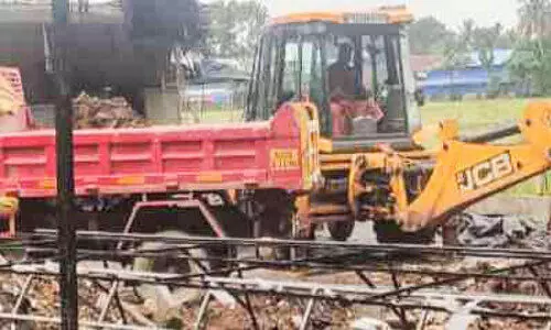 വയൽ നികത്തി നിർമിച്ച ഹോട്ടൽ പൊളിച്ചുനീക്കി