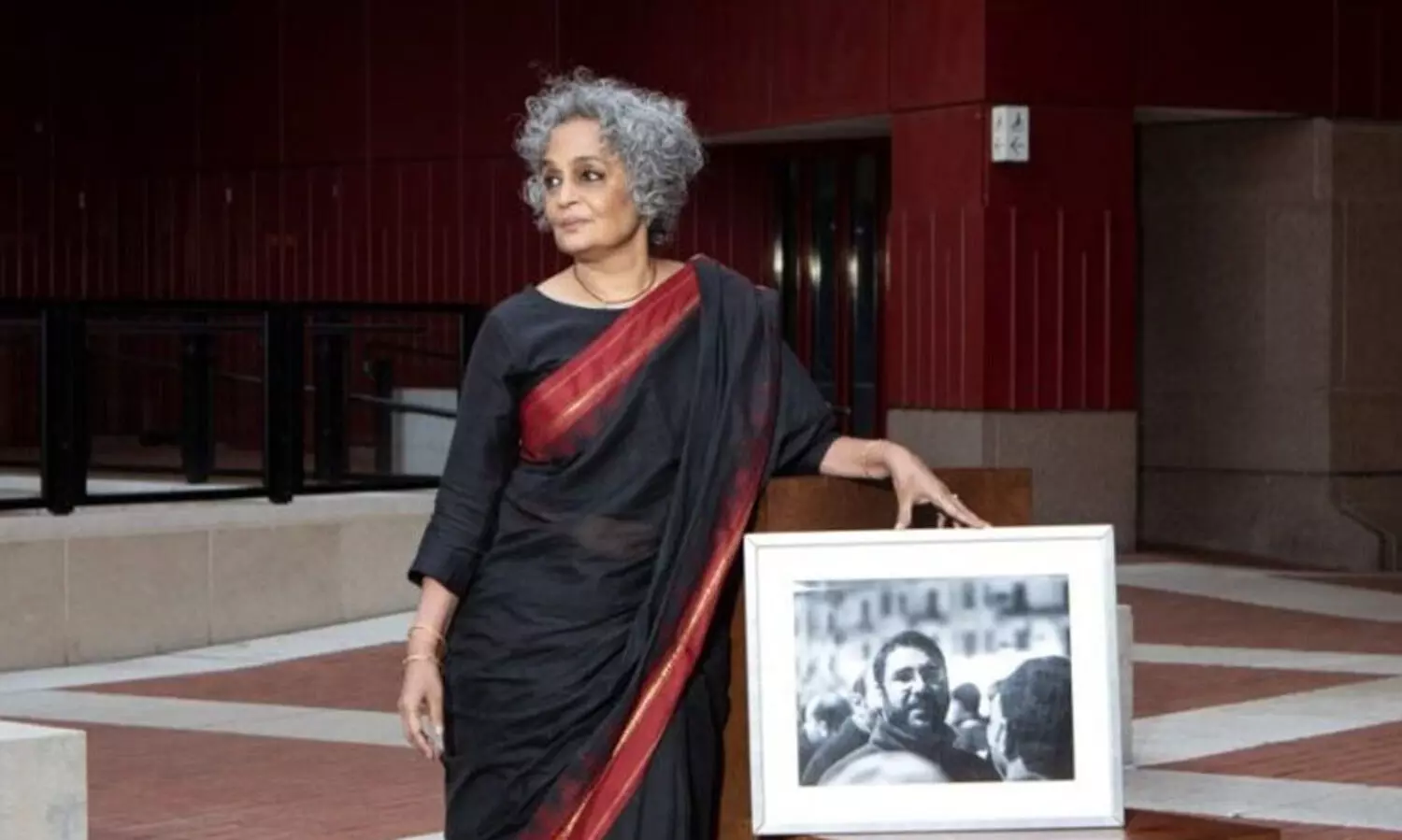 ഭൂമിയിലെ ഒരു പ്രചരണത്തിനും ഫലസ്തീനി​ന്‍റെ മുറിവ് മറച്ചുവെക്കാനാവില്ല; പെൻ പിന്‍റർ പുരസ്കാരം സ്വീകരിച്ച് അരുന്ധതി റോയി