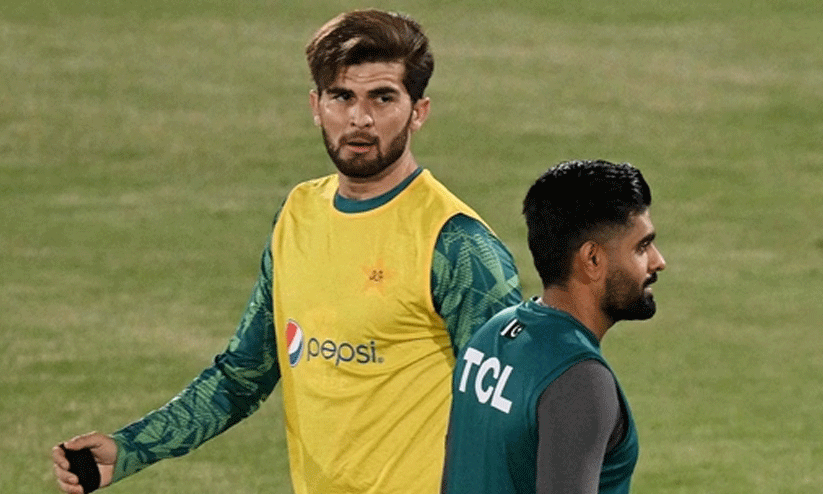 ബാബറിനെ സിംബു എന്ന് വിളിച്ച് ഷഹീൻ അഫ്രീദി; പാക് ടീമിൽ തമ്മിൽ തല്ലെന്ന് ആരോപണം ബാബറിനെ സിംബു എന്ന് വിളിച്ച് ഷഹീൻ അഫ്രീദി; പാക് ടീമിൽ തമ്മിൽ തല്ലെന്ന് ആരോപണം