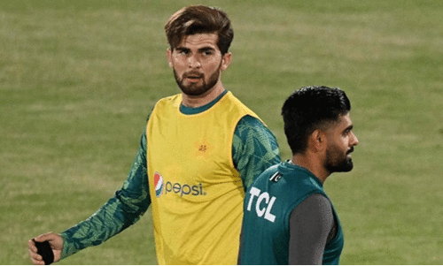 ബാബറിനെ സിംബു എന്ന് വിളിച്ച് ഷഹീൻ അഫ്രീദി; പാക് ടീമിൽ തമ്മിൽ തല്ലെന്ന് ആരോപണം