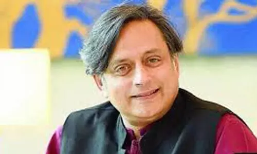 മോദിക്കെതിരായ പരാമർശം; അപകീർത്തി കേസിൽ തരൂരി​ന്‍റെ ഹരജി സുപ്രീംകോടതി തിങ്കളാഴ്ച പരിഗണിക്കും