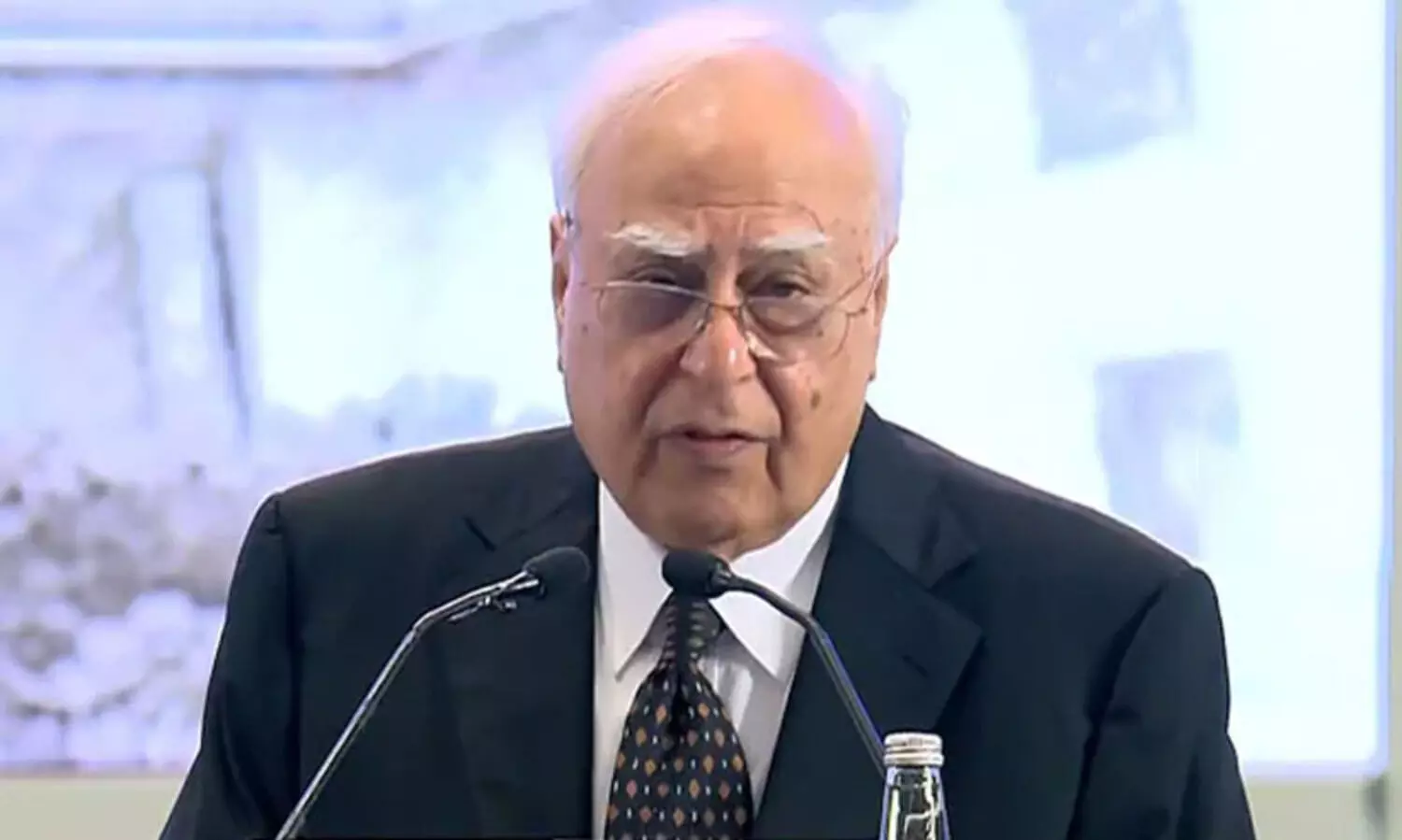 മോഹൻ ഭാഗവതി​ന്‍റെ പരാമർശങ്ങളും ബി.ജെ.പി സർക്കാറി​ന്‍റെ പ്രവൃത്തിയും തമ്മിൽ ഒരു ബന്ധവുമില്ലാതായി -കപിൽ സിബൽ