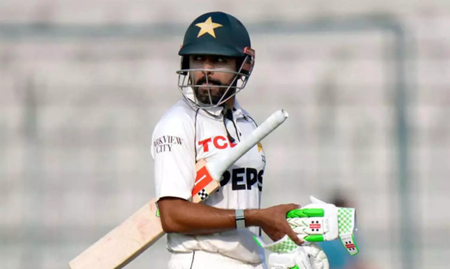 ‘ഇന്ത്യ കോഹ്ലിയെ പുറത്തിരുത്തിയില്ല...’; ബാബറിനെ ടെസ്റ്റിൽനിന്ന് ഒഴിവാക്കിയതിനെതിരെ ആഞ്ഞടിച്ച് സഹതാരം