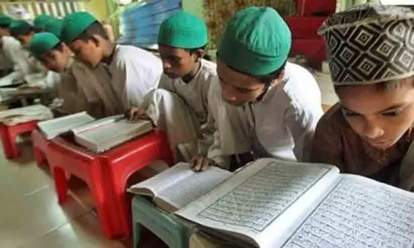 കുട്ടികളുടെ ഭരണഘടനാവകാശങ്ങൾ ലംഘിക്കുന്നു; മദ്റസ ബോർഡുകൾ പിരിച്ചുവിടണമെന്ന് ദേശീയ ബാലാവകാശ കമ്മീഷൻ കുട്ടികളുടെ ഭരണഘടനാവകാശങ്ങൾ ലംഘിക്കുന്നു; മദ്റസ ബോർഡുകൾ പിരിച്ചുവിടണമെന്ന് ദേശീയ ബാലാവകാശ കമ്മീഷൻ