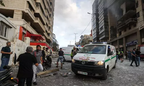 ലെബനാനിൽ കൂടുതൽ ഒഴിപ്പിക്കലിനൊരുങ്ങി ഇസ്രായേൽ; ആംബുലൻസുകളെയടക്കം ആക്രമിക്കുമെന്ന് ഭീഷണി ലെബനാനിൽ കൂടുതൽ ഒഴിപ്പിക്കലിനൊരുങ്ങി ഇസ്രായേൽ; ആംബുലൻസുകളെയടക്കം ആക്രമിക്കുമെന്ന് ഭീഷണി