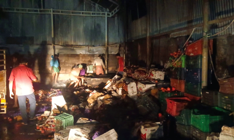 പഴം മൊത്തവ്യാപാരകേന്ദ്രത്തിൽ തീപിടിത്തം