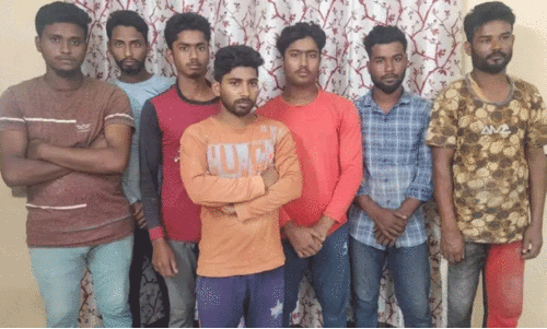 അ​ന​ധി​കൃ​ത​മാ​യി ത​ങ്ങി​യ എ​ട്ട് ബം​ഗ്ലാ​ദേ​ശി​ക​ൾ പി​ടി​യി​ൽ