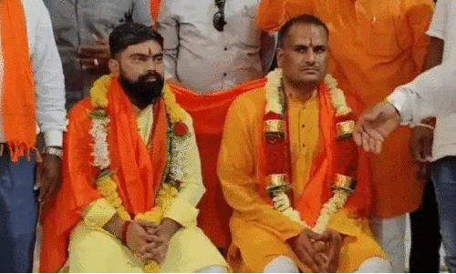 ഗൗ​രി ല​ങ്കേ​ഷ് വ​ധ​ക്കേ​സ് പ്ര​തി​ക​ൾ​ക്ക് ജാ​മ്യം; സ്വീ​ക​ര​ണം ഒ​രു​ക്കി തീ​വ്ര​ഹി​ന്ദു സം​ഘ​ട​ന