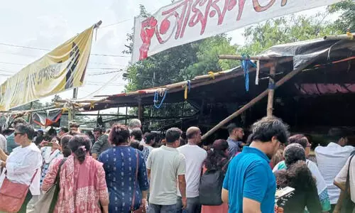 ജൂനിയർ ഡോക്ടർമാരുടെ നിരാഹാര സമരം പത്താം ദിവസം; അവശരായ നാലു പേർ ആശുപത്രിയിൽ