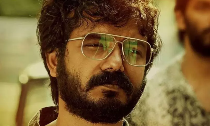 ബൈക്ക് യാത്രികനെ ഇടിച്ച് നിർത്താതെ പോയി: ശ്രീനാഥ് ഭാസിയുടെ ലൈസന്സ് സസ്പെന്ഡ് ചെയ്തു ബൈക്ക് യാത്രികനെ ഇടിച്ച് നിർത്താതെ പോയി: ശ്രീനാഥ് ഭാസിയുടെ ലൈസന്സ് സസ്പെന്ഡ് ചെയ്തു