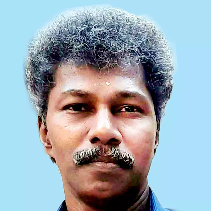 സു​രേ​ഷ് കു​മാ​ർ