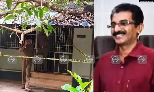 കണ്ണൂർ എ.ഡി.എം തൂങ്ങിമരിച്ച നിലയിൽ; മരണം ജില്ലാ പഞ്ചായത്ത് പ്രസിഡന്റ് കൈക്കൂലി ആരോപണം ഉന്നയിച്ചതിന് പിന്നാലെ