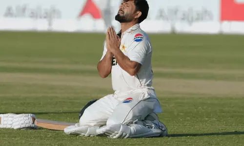 അരങ്ങേറ്റം ഗംഭീരമാക്കി കമ്രാൻ ഗുലാം; ബാബറിന്‍റെ പകരക്കാരനായെത്തി അവിസ്മരണീയ നേട്ടം...