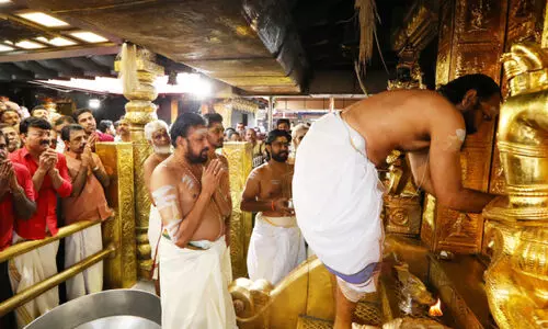 തുലാമാസ പൂജകള്‍ക്കായി ശബരിമല നട തുറന്നു