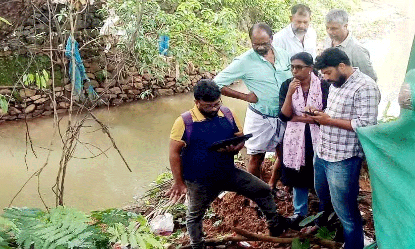 വലിയതോട് നവീകരണം; സർവേ നടപടികൾ മേൽമുറി വില്ലേജിലേക്ക് വലിയതോട് നവീകരണം; സർവേ നടപടികൾ മേൽമുറി വില്ലേജിലേക്ക്