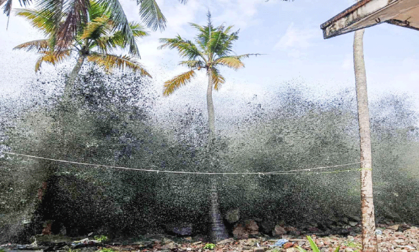 അമ്പലപ്പുഴയിലും അപ്രതീക്ഷിത കടൽകയറ്റം