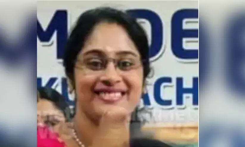 ഡയറി എഴുതാത്തതിന് അഞ്ച് വയസ്സുകാരനെ തല്ലിച്ചതച്ച കേസിൽ അധ്യാപിക അറസ്റ്റിൽ ഡയറി എഴുതാത്തതിന് അഞ്ച് വയസ്സുകാരനെ തല്ലിച്ചതച്ച കേസിൽ അധ്യാപിക അറസ്റ്റിൽ