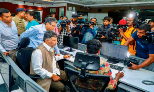 മ​ഴ​ക്കെ​ടു​തി​യി​ൽ ബം​ഗ​ളൂ​രു ന​ഗ​രം