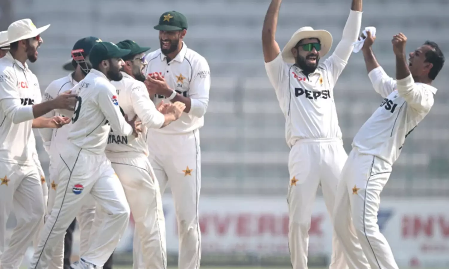 ഇംഗ്ലണ്ടിനെതിരായ വിജയം; നാണക്കേടിൽ മുങ്ങിയ പാകിസ്താന് താൽക്കാലിക ആശ്വാസം