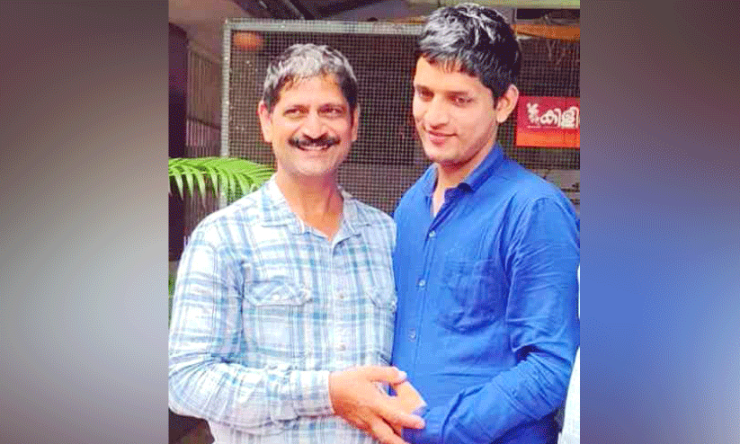 ഇത് ആനന്ദനിമിഷം; ന​വീ​ൻ ഇ​നി ത​നി​ച്ച​ല്ല