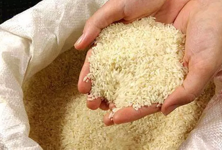 വിവാദങ്ങൾക്കിടെ ഇരുമ്പ് സമ്പുഷ്ട അരിക്ക് ഫുഡ് സേഫ്റ്റി അതോറിറ്റിയുടെ അംഗീകാരം; മുന്നറിയിപ്പ് ലേബൽ എടുത്തു കളഞ്ഞെന്ന് കേന്ദ്രം വിവാദങ്ങൾക്കിടെ ഇരുമ്പ് സമ്പുഷ്ട അരിക്ക് ഫുഡ് സേഫ്റ്റി അതോറിറ്റിയുടെ അംഗീകാരം; മുന്നറിയിപ്പ് ലേബൽ എടുത്തു കളഞ്ഞെന്ന് കേന്ദ്രം