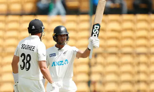 രചിൻ രവീന്ദ്രക്ക് സെഞ്ച്വറി (104*); ഇന്ത്യക്കെതിരെ ന്യൂസിലൻഡ് വമ്പൻ ലീഡിലേക്ക്