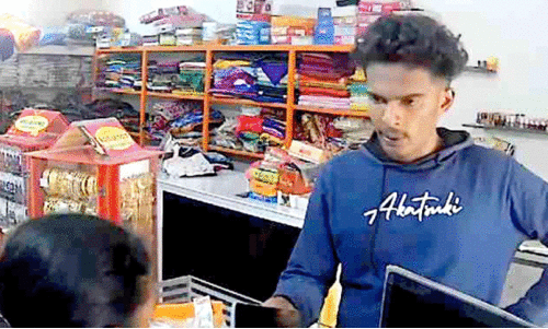 ഗൂഗ്ൾ പേയുടെ മറവിൽ കടയുടമയിൽനിന്ന് പണം തട്ടി ഗൂഗ്ൾ പേയുടെ മറവിൽ കടയുടമയിൽനിന്ന് പണം തട്ടി