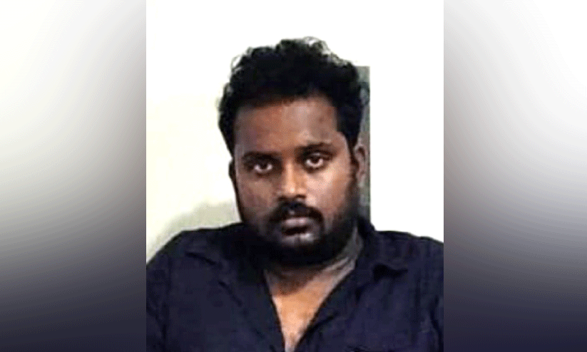 യുവതിയുടെ നഗ്നചിത്രം പകർത്തിയ യുവാവ് അറസ്റ്റിൽ