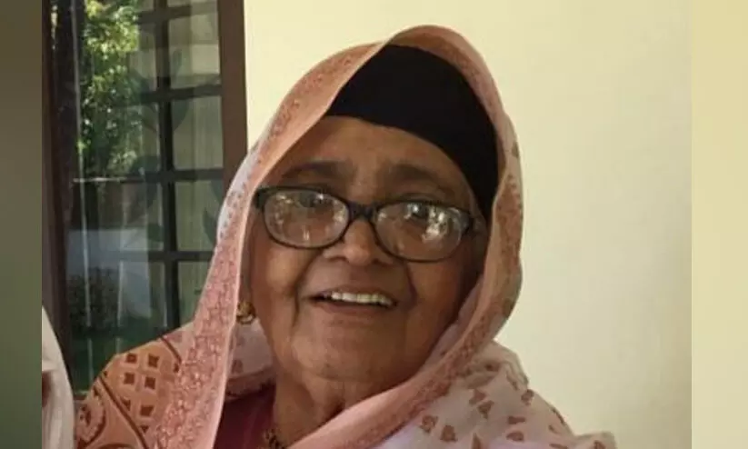 അരീക്കാട്ട് ഫാത്തിമകുട്ടി നിര്യാതയായി അരീക്കാട്ട് ഫാത്തിമകുട്ടി നിര്യാതയായി