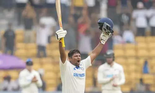 സർ​ഫറാസിന് സെഞ്ച്വറി; ബംഗളൂരു ടെസ്റ്റിൽ ഇന്ത്യ തിരിച്ചുകയറുന്നു