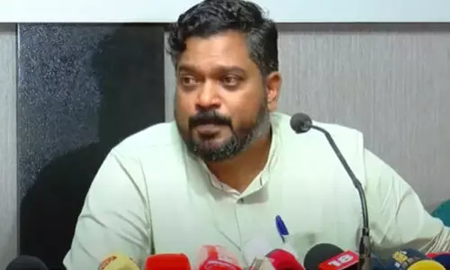 വിതുമ്പിക്കരഞ്ഞ് യൂത്ത് കോൺഗ്രസ് മുൻ സംസ്ഥാന സെക്രട്ടറി പാർട്ടി വിട്ടു; പാലക്കാട്ട് വീണ്ടും പൊട്ടിത്തെറി