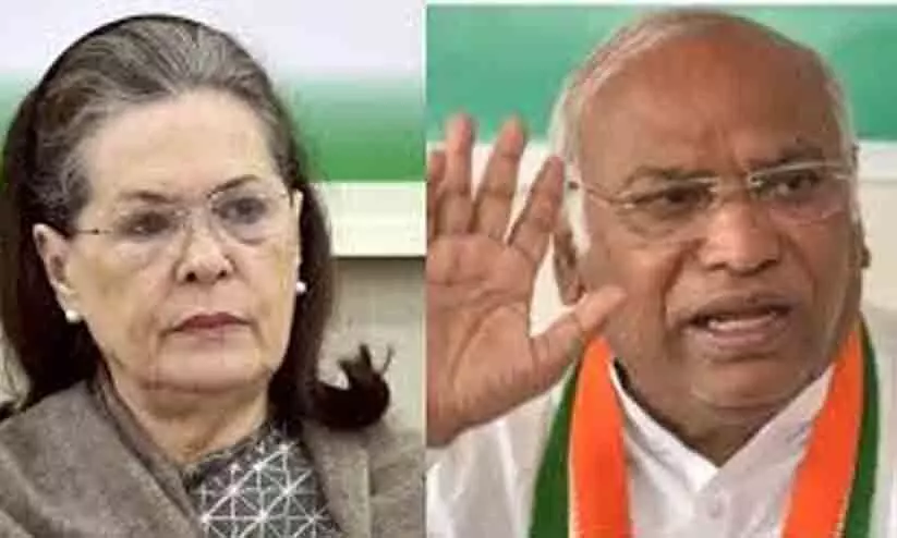 പ്രിയങ്കയുടെ പത്രിക സമർപ്പണത്തിന് ഖാർഗെയും സോണിയയും വയനാട്ടിലെത്തും