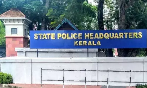 വീരചരമം പ്രാപിച്ച പൊലീസുദ്യോഗസ്ഥര്‍ക്ക് ആദരാഞ്ജലി അർപ്പിച്ചു