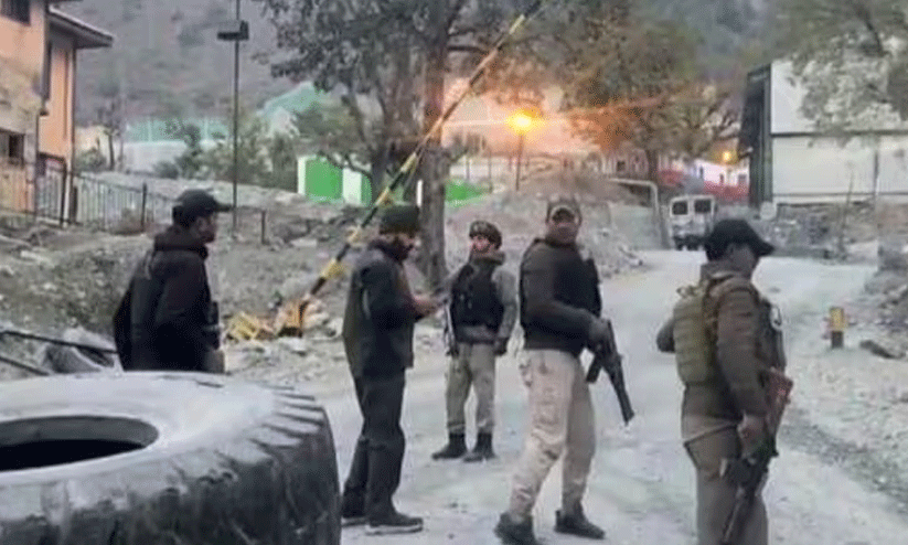 ഗന്തർബാൽ ഭീകരാക്രമണം: തിരച്ചിൽ ശക്തം ഗന്തർബാൽ ഭീകരാക്രമണം: തിരച്ചിൽ ശക്തം