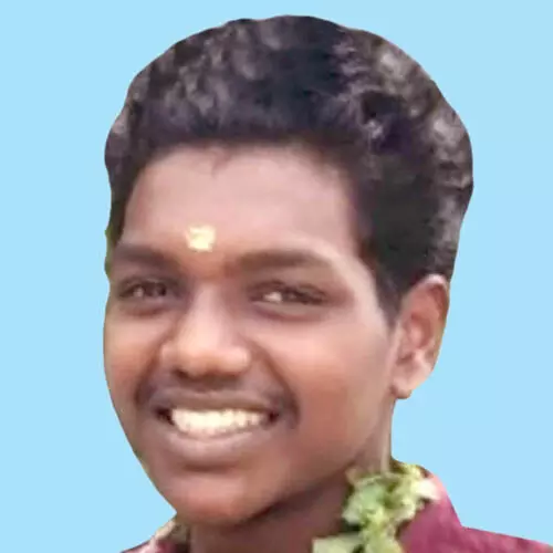 പി​ക്അ​പ് വാ​ൻ ബൈ​ക്കി​ലി​ടി​ച്ച് യു​വാ​വ് മ​രി​ച്ചു