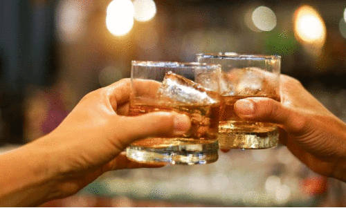 മദ്യപാനം യുവാക്കൾക്കിടയിൽ സ്‌ട്രോക്ക് കേസുകൾ വർദ്ധിപ്പിക്കുന്നു; ആശങ്ക ഉയർത്തി പുതിയ റിപ്പോർട്ട്