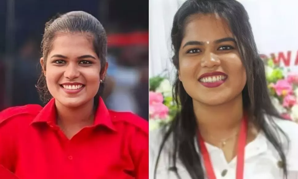 സർക്കാർ ജോലി വാഗ്ദാനം ചെയ്ത് പണം തട്ടി; ഡി.വൈ.എഫ്.ഐ മുൻ ജില്ലാ കമ്മിറ്റി അംഗം പിടിയിൽ സർക്കാർ ജോലി വാഗ്ദാനം ചെയ്ത് പണം തട്ടി; ഡി.വൈ.എഫ്.ഐ മുൻ ജില്ലാ കമ്മിറ്റി അംഗം പിടിയിൽ