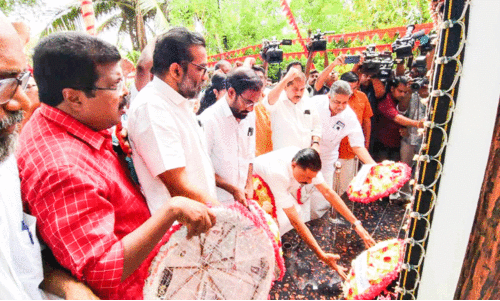 രക്തസാക്ഷികളുടെ ഓര്‍മ പുതുക്കി പുന്നപ്ര സമരഭൂമിയില്‍ ആയിരങ്ങൾ