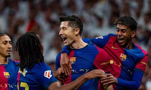 റയലിനെ ഗോൾമഴയിൽ മുക്കി ബാഴ്സ; എതിരില്ലാത്ത നാല് ഗോളിന്റെ തകർപ്പൻ ജയം