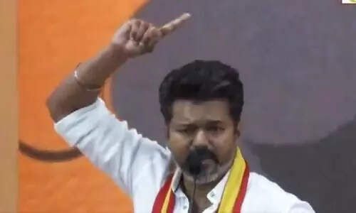 ജന്മം കൊണ്ട് എല്ലാവരും തുല്യർ; ടി.വി.കെയുടെ നയം പ്രഖ്യാപിച്ച് വിജയ് ജന്മം കൊണ്ട് എല്ലാവരും തുല്യർ; ടി.വി.കെയുടെ നയം പ്രഖ്യാപിച്ച് വിജയ്