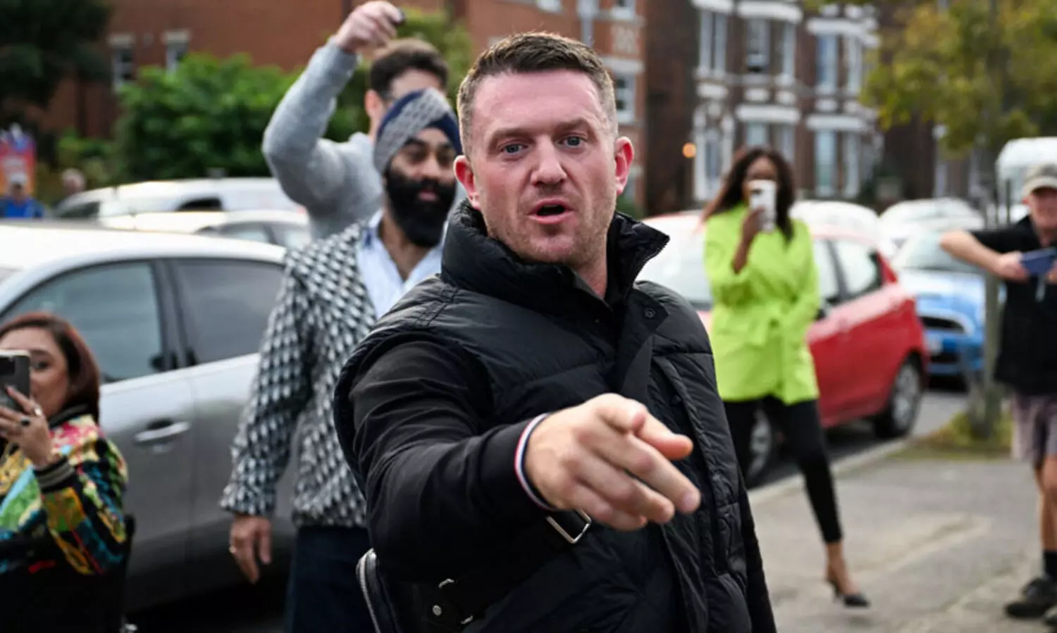 നിരോധനാജ്ഞ ലംഘിച്ചുവെന്ന് സമ്മതിച്ച് ബ്രിട്ടീഷ്  മുസ്‍ലിം വിരുദ്ധ പ്രവർത്തകൻ ടോമി റോബിൻസൺ