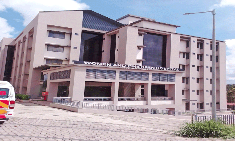 ബത്തേരി താലൂക്ക് ആശുപത്രി: സ്ത്രീകളുടെയും കുട്ടികളുടെയും ആശുപത്രി തുറന്നില്ല ബത്തേരി താലൂക്ക് ആശുപത്രി: സ്ത്രീകളുടെയും കുട്ടികളുടെയും ആശുപത്രി തുറന്നില്ല