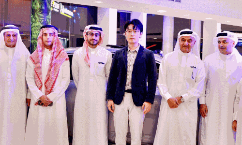 വാ​ഹ​ന​ങ്ങ​ൾ ലോ​ഞ്ച് ചെ​യ്യു​ന്നു