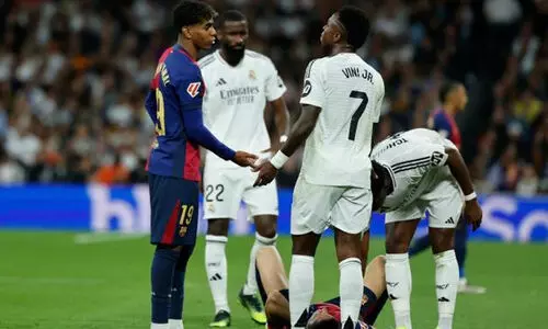 ‘ക്രിമിനലുകൾക്ക് സമൂഹത്തിൽ സ്ഥാനമില്ല’; വംശീയാധിക്ഷേപം നേരിട്ട ലമീൻ യമാലിനെ പിന്തുണച്ച് വിനീഷ്യസ്