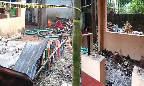 പടക്കം സൂക്ഷിച്ച ഷെഡിന് സമീപം നിന്നവരിലേറെയും സ്ത്രീകളും കുട്ടികളും; തീപൊരി വീണത് ഷെഡിന് മുകളിൽ; പൊട്ടിത്തെറിയുടെ നടുക്കത്തിൽ ദൃക്സാക്ഷികൾ