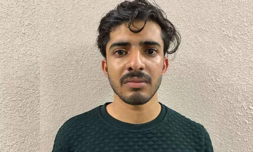 ആലുവയിൽ ‘ഭക്ഷണത്തിന് റേറ്റിങ് ഇടൽ ജോലി’യിലൂടെ വീട്ടമ്മയുടെ 17 ലക്ഷം തട്ടിയ കേസ്: ഒരാൾ കൂടി അറസ്റ്റിൽ ആലുവയിൽ ‘ഭക്ഷണത്തിന് റേറ്റിങ് ഇടൽ ജോലി’യിലൂടെ വീട്ടമ്മയുടെ 17 ലക്ഷം തട്ടിയ കേസ്: ഒരാൾ കൂടി അറസ്റ്റിൽ